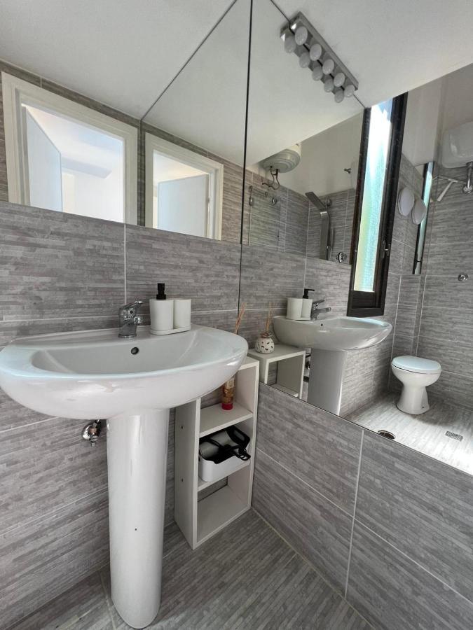 Surf House Apartment Lido di Ostia Bagian luar foto
